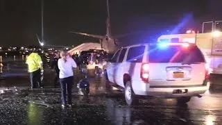 Mike Pence's campaign plane skids off runway