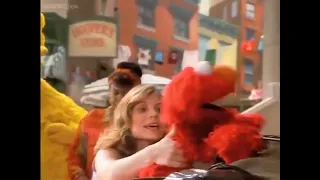 Elmo’s Blanket Chase And Riding To GrouchLand USA In BackWards Elmo In GrouchLand/Full Scene)