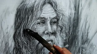 Draw a face with this simple method☘️Drawing the face of an old man with natural charcoal