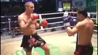 Italian Vs Thai Kickboxing , Epic Knockout .....