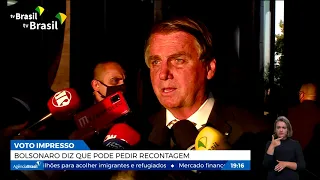 Jair Bolsonaro volta a defender o voto impresso