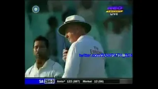 [Rare Video] 5 Penalty Runs for Kicking the Ball to Boundary - Sehwag gets Fined vs South Africa