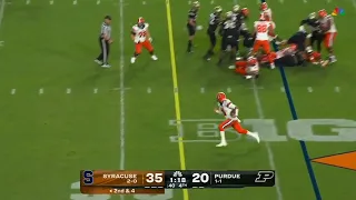 Syracuse QB pulls off some of the smoothest play fakes in college football history 😨