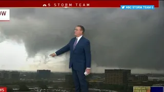 Live weather broadcast captures moment tornado forms above Chicago