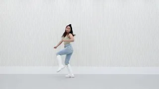 ITZY "NOT SHY" dance mirror (Lisa Rhee )