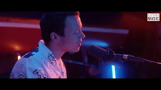 LYNX Music x Isaac Waddington | 'Loving you is Easy' Performance