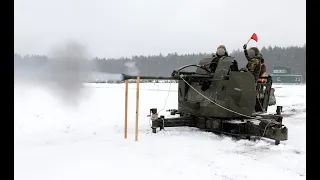 Suremti pečiai už pergalę: Lietuvos kariuomenė apmokė Ukrainos karius kovoti naudojant pabūklą L70