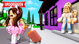 MINHA MÃE TEVE BEBÊ E EU FUGI DE CASA | Historinhas Brookhaven RP🏡 | Roblox