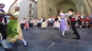 Pasacalles del Festival Folklórico de los Pirineos por Jorge Vivo