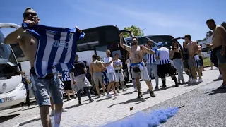 À boleia dos Super Dragões em dia de vitória na Luz