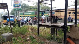 Indian Railway Busy Level Crossings Opening with Sound ।। Train crossing gate ।। Railway gate ।।