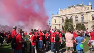 TP: Policie dohlížela na pochod slávistů na Letnou - září 2016