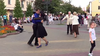 Уличные танцы! Танго на улице Бреста! Street dancing! Music!