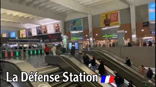 PARIS: Superb Station La Défense Gare,Météo,RER, Transilien,SNCF in îles de France