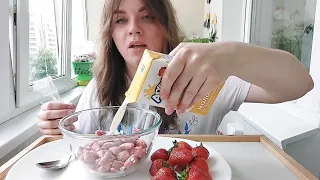 Мукбанг подушечки с молоком| mukbang pads with milk