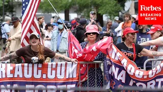 Pro-Trump Protesters Demonstrate Outside Of NYC Hush Money Trial As Jury Deliberates