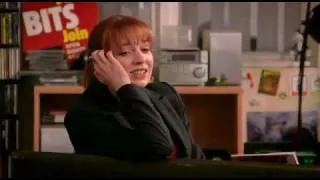 The IT Crowd - Jen singing!