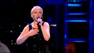 Annie Lennox There Must Be An Angel Live (The Peace One Day Concert 2007)