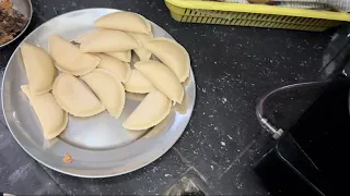 Aaj ghr cha baniyan gujiya 😋🤤 / Preet vlog