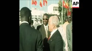 SYND 28-12-73 PRESIDENT BOURGUIBA ARRIVES IN SENEGAL