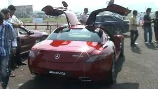 Mercedes-Benz SLS AMG sound, roaring V8