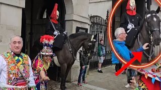 The Man Grabs The Reins, Guard Immediately Pulls The Reins To Remove His Hand!