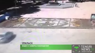 Появилось видео наезда уральского депутата на памятник Маншук Маметовой