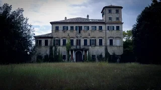 Abandoned 1700s Mansion with Crypt / Urban Exploration Italy