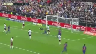 Valencia fans throw a bottle on Neymar+ Messi yells MotherFucker!!!!!