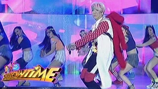 Vice Ganda performs "Huwag Kang Pabebe" on It's Showtime