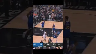STEPH CURRY HITS FULL COURT BUZZER BEATER!! 😮 #shorts
