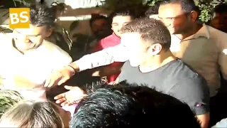 SALMAN KHAN spotted Donating Money to Poor Kids at an event