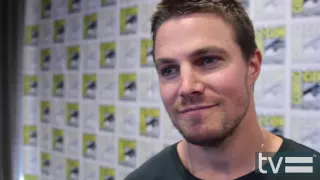 Arrow's Stephen Amell On Fighting Robbie Amell's Character From Tomorrow People