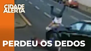 Motociclista perde dedo em acidente