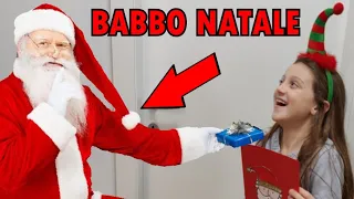 BABBO NATALE ARRIVA DENTRO CASA NOSTRA