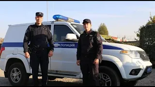 В Луганске сотрудники сводного отряда полиции МВД России довезли до дома заблудившегося пенсионера