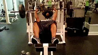 Benching 200lbs at 12 Reps