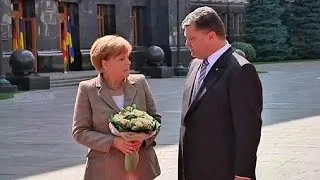 Merkel arrives in Ukraine looking for a ceasefire