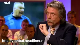 Henk Kesler over Roelof Luinge die daarna boos opbelt (Voetbal International) (HQ)