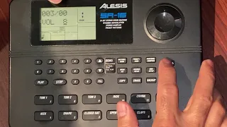 Alesis SR 16 drum machine. Programming a simple beat.