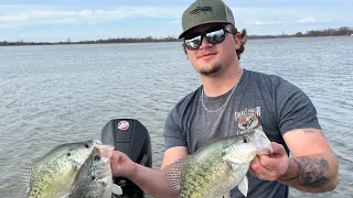 BIG CRAPPIE on LIVESCOPE in Open Water