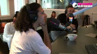 Bij Igmar Karaokebar: Ali B in de jury!