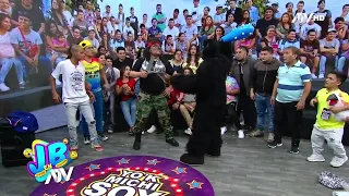 Los cómicos ambulantes vuelven a hacer de las suyas en el ruedo de JB en ATV