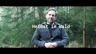 Heimat im Wald: Früher Golflehrer, heute Waldbewohner. Marc Freukes lebt in freier Natur.