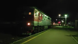 Поезд №051 Санкт-Петербург - Брест, смена локомотива. Новосокольники, 14.04.2023