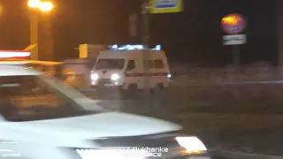 Russian ambulance | UAZ Bukhanka with siren wail