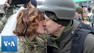 Members of Ukraine's Military Reserves Marry in Uniform