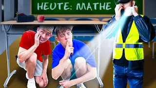 24 Stunden HEIMLICH in der SCHULE… (erwischt)