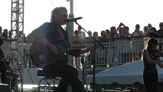 2019 04 13 Jon Bon Jovi - You Give Love A Bad Name