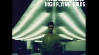 Noel Gallagher - Everbody is On The Run  (With Lyrics)